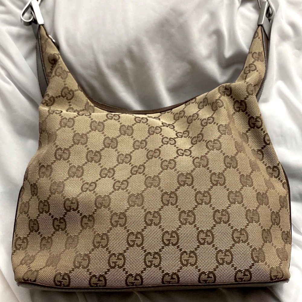 ❤️Pre-loved Authentic Gucci Monogram Small Clasp Hobo Brown🤎🤎 *Price is fixed